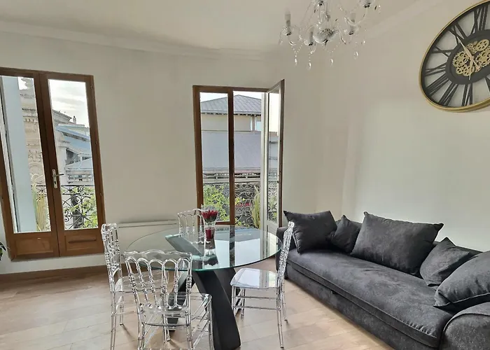 Appartement De Charme Avec Balcon Au Pied Des Commerces