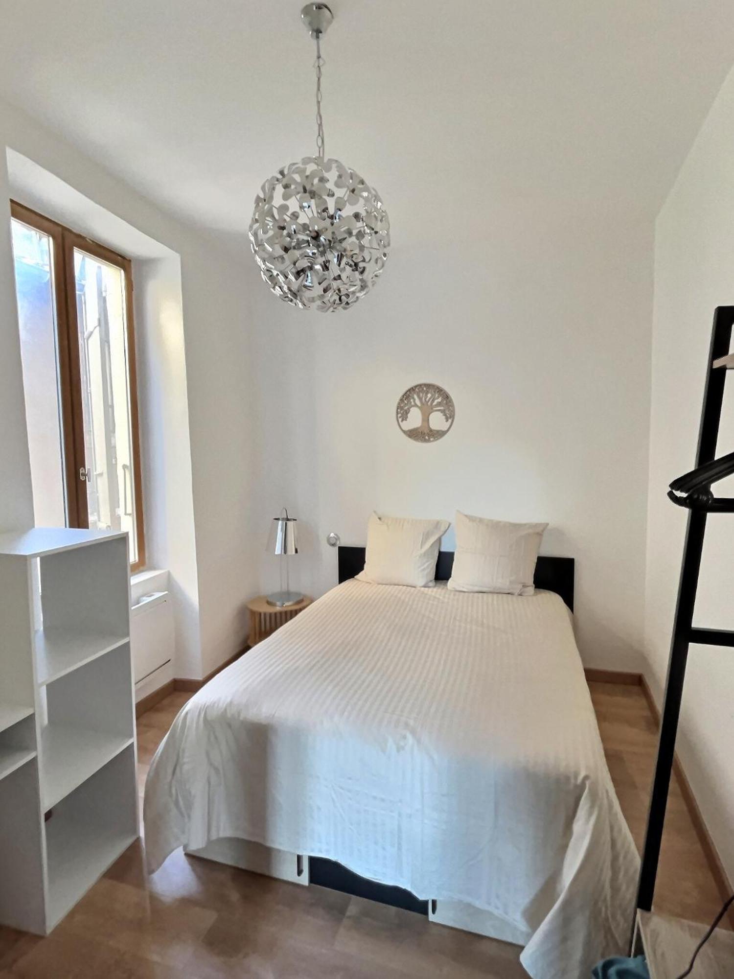 De Charme Avec Balcon Au Pied Des Commerces Apartment Beziers