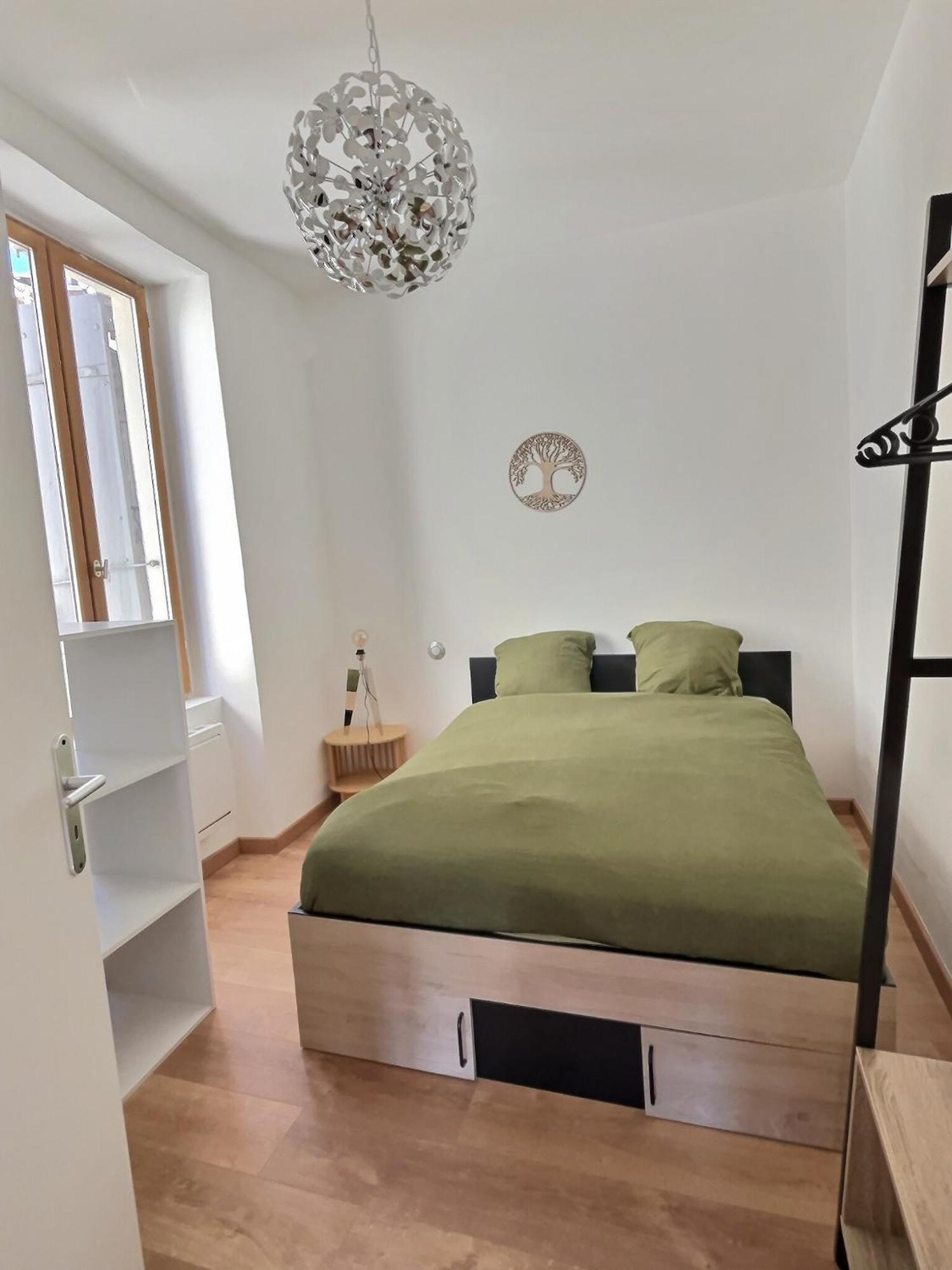 Apartment De Charme Avec Balcon Au Pied Des Commerces Beziers